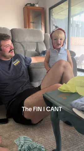 The shark towel😭  #funny #funnyvideos #trending #viralvideo #fypシ #fyp #fyppppppppppppppppppppppp #foryoupage 
