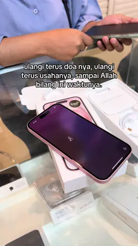 Semoga bisa ke beli iphone 15🤲🏻 ~Promo cuma 11jtan iphone 15 128gb new resmi iBox ~Gratis kepala charger, anti gores kaca dan silicon ~Bisa cicilan tanpa DP Cicilan mulai 800rban ~Bisa tukar tambah ~Gratis req pindah data Toko: Ali Store 📍Tangcity mall, lantai LG blok A27 #iphone #iphone15pink  