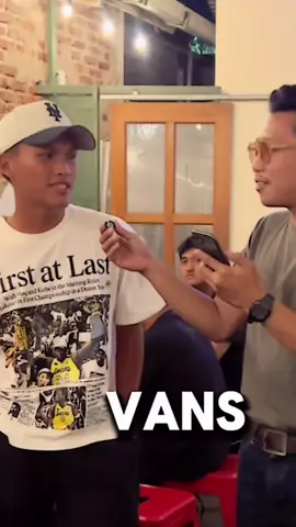 Maaf ternyata aku 🚩🚩 #vans #vansoffthewall #vanshead #sepaturedflag 