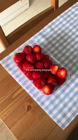 Something about fresh fruit. #pregnant #cravings #firsttimemom #youngmom #relatable 