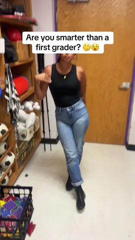 First grade teacher can she solve the riddle #teachertok #peteacher #teachersoftiktok #teacherlife 