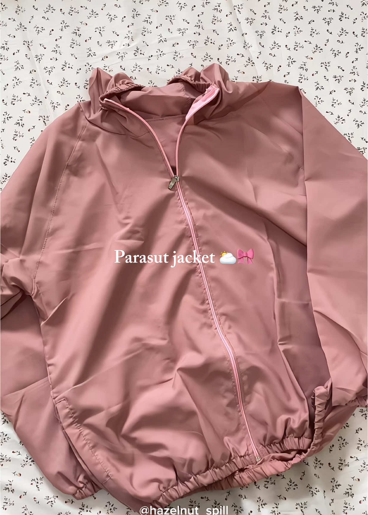 Cute Pink jaket parasut 🌸👀 #jaketparasut #jaket #jaketmurah #jaketwanita #jaketolahraga #jaketwaterproof #outfitideas #outfitinspiration 