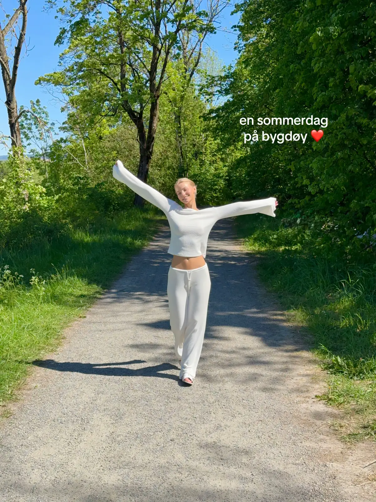 (reklame) en sommerdag med @NELLY.COM 🍒 koden «20NICOLINE» gir dere 20% rabatt på Nelly by Nelly frem til 29 mai ❤️ #nellycom #nellyhaul 