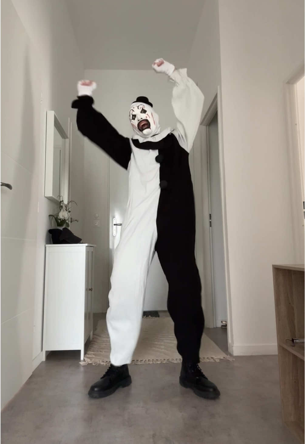 Again 🕺🏻🔪👻  • • • #scream #ghostface #scream2 #scream3 #scream4 #scream5 #scream6 #scream7 #ghostfacecult #ghostfacecosplay #screammovie #screamfranchise #cosplay #cosplayer #billyloomis #stumacher #screamedit #fyp #fyppp #крик #тикток #ghostfacecosplay #scream1996 #stabmovie #stab #русскийтикток #scarymovie #ужастик #призрачноелицо #woodsboro #screamcult #mickeyaltieri #slasher #horrormovie #terrifier #terrifier2 #terrifier3 #terrifiertheclown 