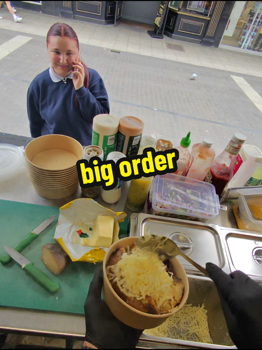 nice and big order from this lady. #mrspud #spudarmy #halalfood #spudlife #jackeppotato #stevanage #chilliconcarne #cheeseandbeans #creamychickenmushroom #hardwork #foodtiktok #fyp #tunamayo #closloaw #chickencurry #mrspud #mincedbeef #closloaw #chickencurry #chilliconcarne #cheeseandbeans #creamychickenmushroom #hardwork #foodtiktok #fyp #tunamayo #closloaw #chickencurry #mrspud 
