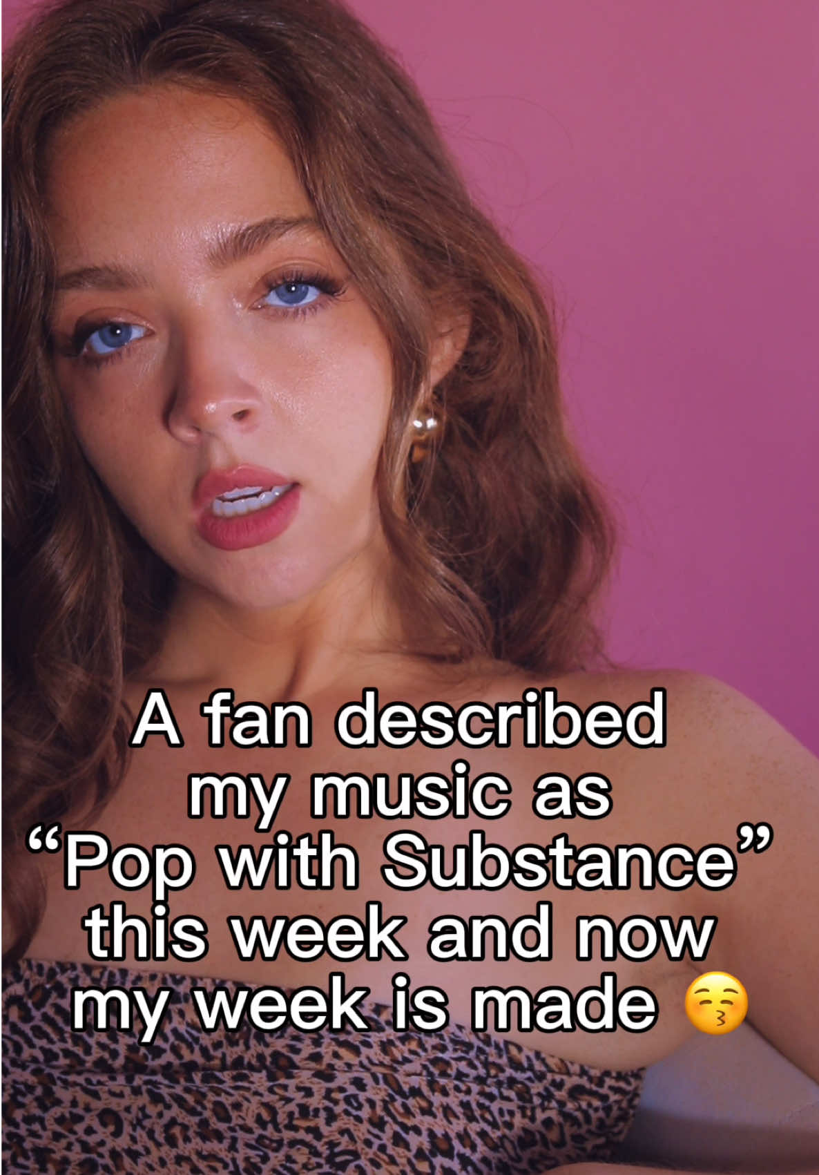 I love that description 🙃 #singer #singeroftiktok #singersongwriter #popsinger #popmusıc 