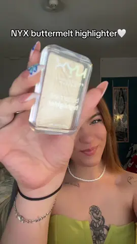 @NYX COSMETICS FRANCE le buttermelt highlighter teinté BMH05 BRIGHT & BUTTA , idéale pour vos makeup d’été !🤍 #nyxcosmetics #buttermelt #highlighter #makeup 