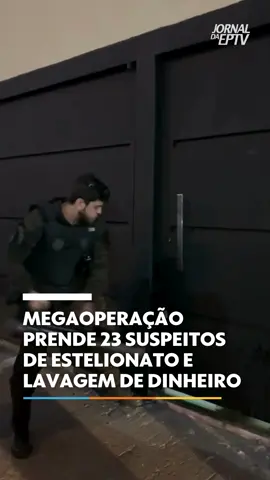 EM RIBEIRÃO PRETO - Ao todo, 70 pessoas teriam aplicado golpes do falso anúncio, em uma plataforma de vendas on-line. A investigação começou em Goiás, quando uma vítima procurou a polícia para relatar que havia perdido R$ 30 mil. Além de Ribeirão Preto, a quadrilha está espalhada em cidades de Santa Catarina, Goiás e Mato Grosso. As informações completas você acompanha no #EPTV1 de hoje. #jornaldaeptv #jornaldaeptvribeirão