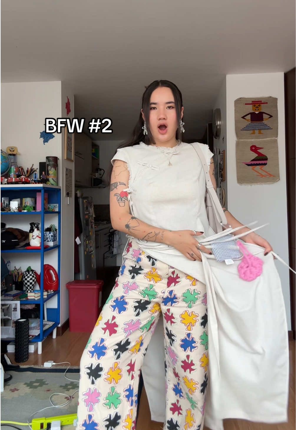 segundo día y sorprendentemente una de mis favoritas, todo lo que me puse está en @MILA ☻ Made in Latin America AMAMOS!!!! 💚 viva la moda colombiana, viva bogotá, viva la ropa con historias detrás, vivaAAAAA 🎷 #marcascolombianas #bogotafashionweek #bfw #modacolombiana #ropacolombia #fashioncolombia 