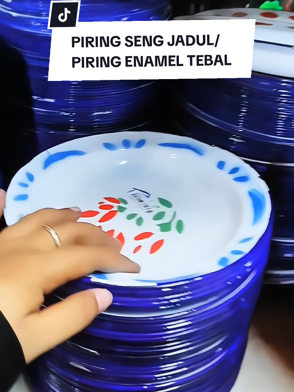 Piring seng/enamel jadul #piringseng  #piringsengjadul  #piringjadul  #piringjadulestetik  #piringenamel  #piring  #creatorsearchinsights 