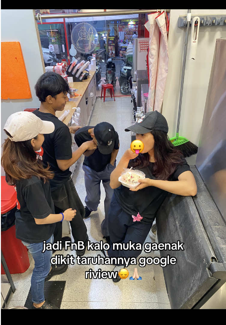 manusia tempatnya salah, apalagi kasir🙏🏻 #mixuemampang #mampangprapatan #jakartaselatan #mixue #mixuejakarta #mixueindonesia #jktinfo #mixuedimanamana #mixueicecream #mixueviral #icecreamviral #pov #kasir 