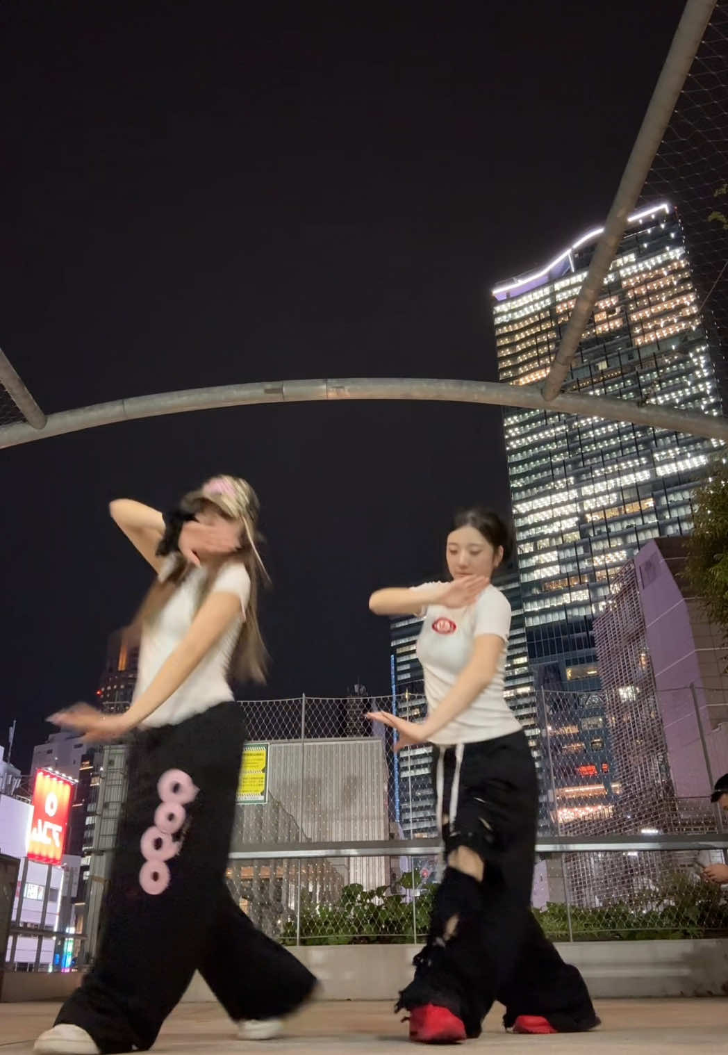 Shibuya💕💕 #fyp #ljk #dance #japan #tiktok #tokyo #shibuya #miyasitapark 