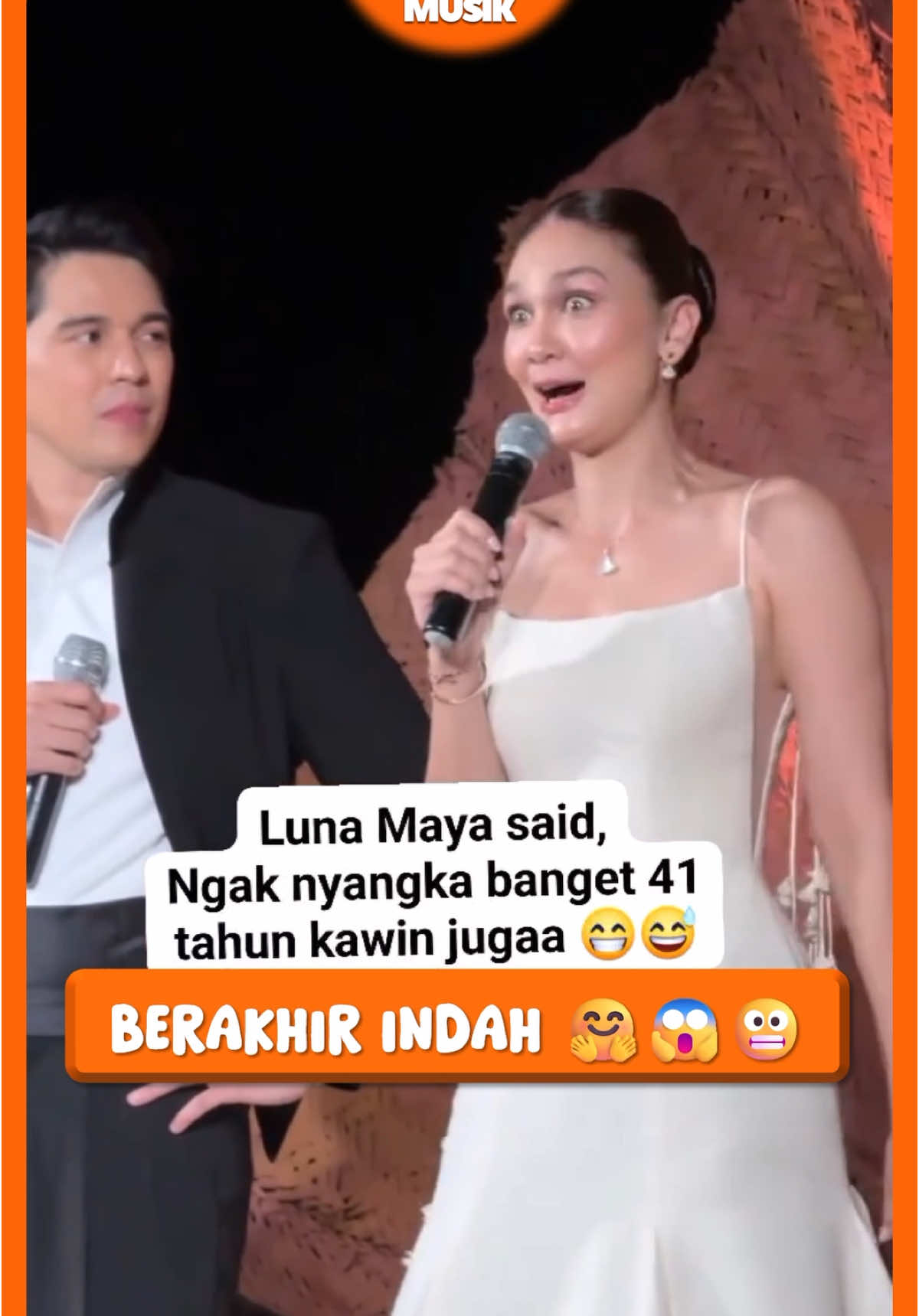 Luna Maya 41 tahun nikah dengan Maxime Bouttier 31 tahun, sangat luar biasa ya 🥰🥰❤️ 🍊 Stay Tuned @orenjimusik 👉 Kirim karyamu ke DM kami. ——— #orenjimusik #orenji #orenjidigital #indonesia #viral #trending #music #musik #musisi #band #solo #musicindonesia #musikindonesia #musictrending #trendingmusic #song #sing #laguenak #voice #instagram #reels #tiktok #fyp #jakarta #taurus #virgo #lunamaya #maxime #luna #kawin