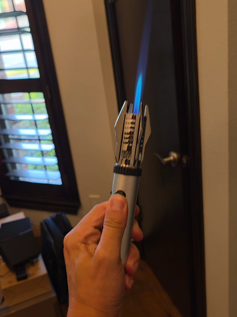 You have to check out this awesome #torchlighter you can get now! Must see! #kahlaDeals #Kahlatalk #Kahlatech  #TikTokShopCreatorPicks #tiktokshopmemorialday  #SummerTurnUpEOB #OutDoorFun 