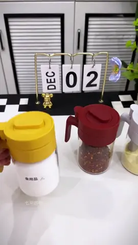 Lọ đựng gia vị thủy tinh chống ẩm, tích hợp ngăn để thìa thông minh tiện lợi #lodunggiavi #logiavithuytinh #hudunggiavi #xuhuong #dungcutienich #dodungnhabep