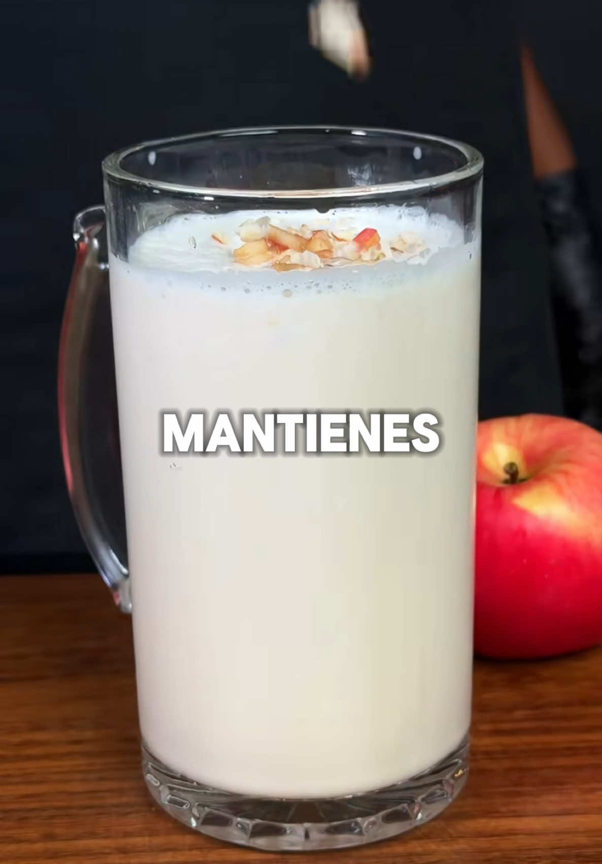 Esto es lo que le pasaría a tu cuerpo si tomas jugo de manzana leche y almendras durante 2 semanas 😱🥛 #jugossaludables #almendras #leche #jugosnaturales #salud #batidos 