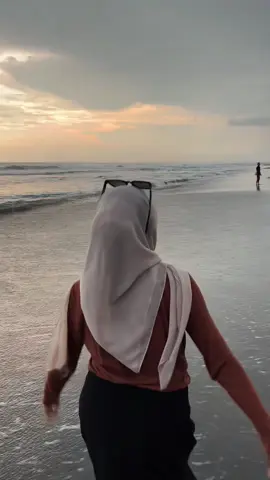 #video #estetik #pantai #lagu #lagiviral #viralvideo #viraltiktok #viral #virall #kece #estetik #sore #hijab #cewek #mood #like #likeaboss #trending #trend #well #menyala #sunset #senja #langit #cantik #cerah #gerimis #pantaivibes #pantaiselatan #jawa #jawatengah #jawaban #eksotik #sound #cinta #kehidupan #hidup #galau #sad #vibes #view #OOTD #style #fashion #masa #masamuda #masadepan #masalalu #hijabsimple #ootdsimple #ootdhijab #ootdpantai #ootdfashion #ootdhijabstyle #fyp #fypp #foryou #beranda #berandatiktok #tiktok #berandafyp #berandafypシ #indonesia #jalan #jalanjalan #explor #explore #wisata #ombak #laut #mantai #mantaikuy #purworejo #dunia #fypppppppppppppp #foryoupage #fy #fypviralシ #fypviraltiktok #sedih #semoga #doa #hati #cintasejati #cinta #sadsong #sadstory #sadvibes🥀 #sw #bahan #gabut #gabutdoang #gabutbangetanjir #gabutdoank😂 #suara #merdu 