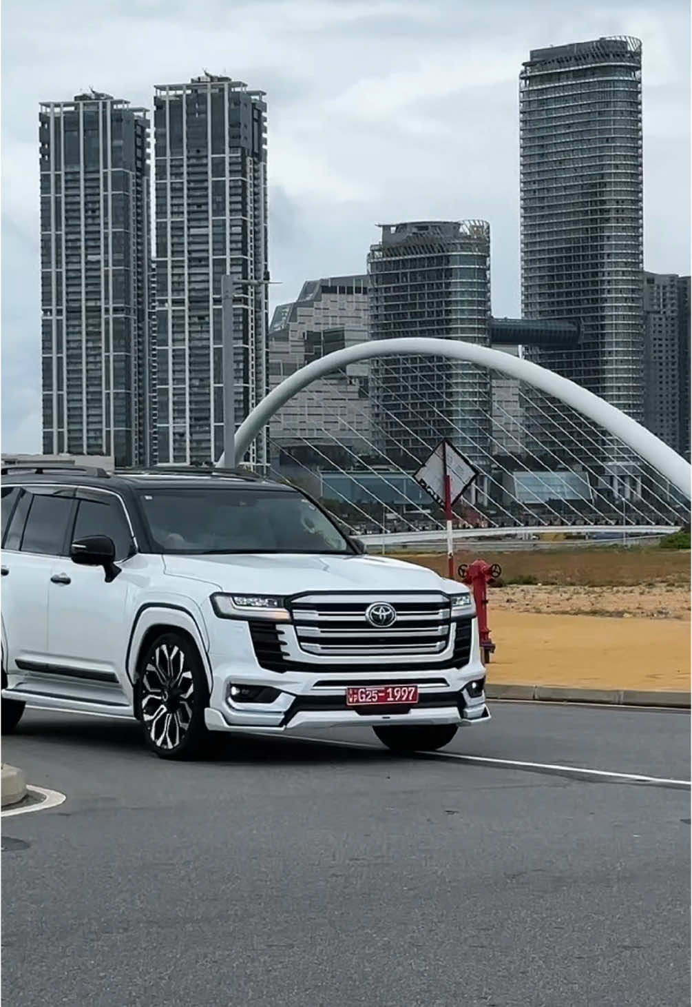 #lc300landcruiser #lc300 #70thanniversary #toyota #toyotalandcruiser #srilanka #colombo #lc300landcruiser #ganador #modelista #f #4x4 @Ranindu Wanniachchi @shanukarajapaksha @SHASHIKA DILAN @A ONE CARS @Lakshman Wijesiri #fyp #fypage 