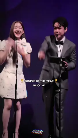 Ngạo nghễ COUPLE OF THE YEAR 3 năm liên tiếp 🫵🏻🔥 WE DID IT BABY 🏆🤍  Gáy là gáy vang trời 💃🏼 #freenbecky #fbfrv_ #srchafreen #beckyarmstrong #fyp 