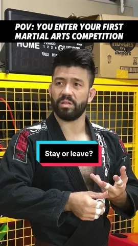 Stay or leave?? 😳😂☠️ #mma #martialarts #UFC #funnyvideos #sportsontiktok 