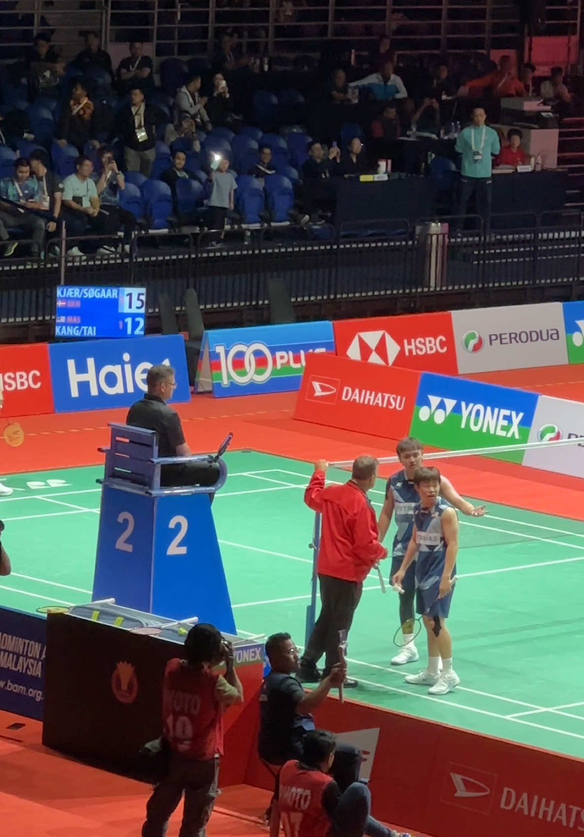 【Kang Khai Xing & Aaron Tai】 Those of you who were there at the match today surely know what happened‼️ . We all witnessed your determination and relentless effort on the court Though the match was lost, you won the hearts and cheers of 🇲🇾Malaysians The future is bright — keep going🔥 . . . #setbadmintonacademy #Hoseh #勿忘初心 #coachlee #badminton #badmintonmalaysia #浦锐运动 #PRSPORTSMALAYSIA #羽毛球 #马来西亚羽毛球 #melakabadmintonacademy #melakabadmintoncoach #马六甲羽毛球学院 #马六甲羽毛球教练 #PERODUAMalaysiaMasters2025 #BadmintonMalaysia
