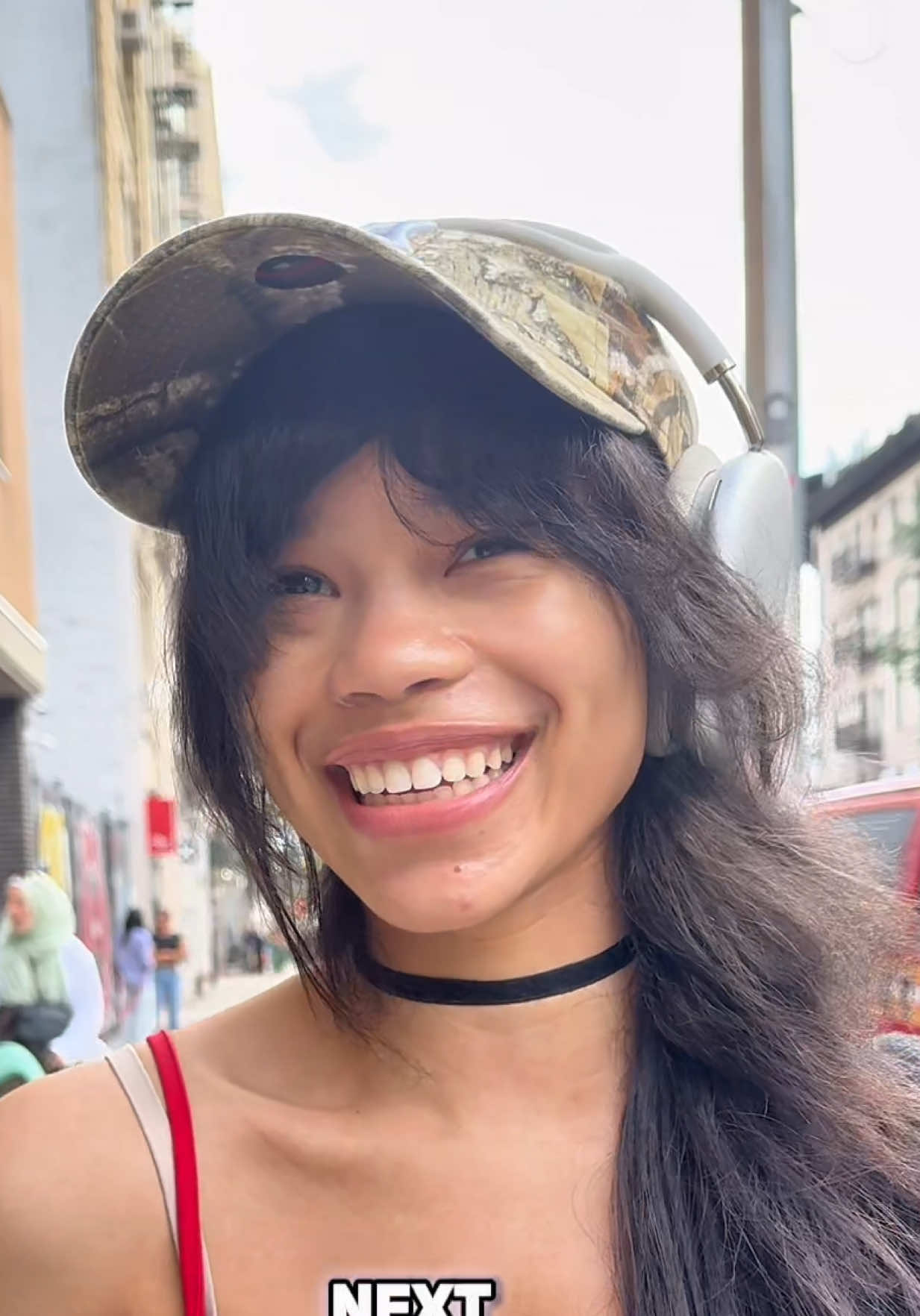 Not only did her Dad help install confidence in her, but he always taught her to never take NO for an answer.  #confidenceheist #inspiring🌍withconfidence #davidcarmi #confidence #streetinterview #nevertakenoforananswer #daddysgirl 