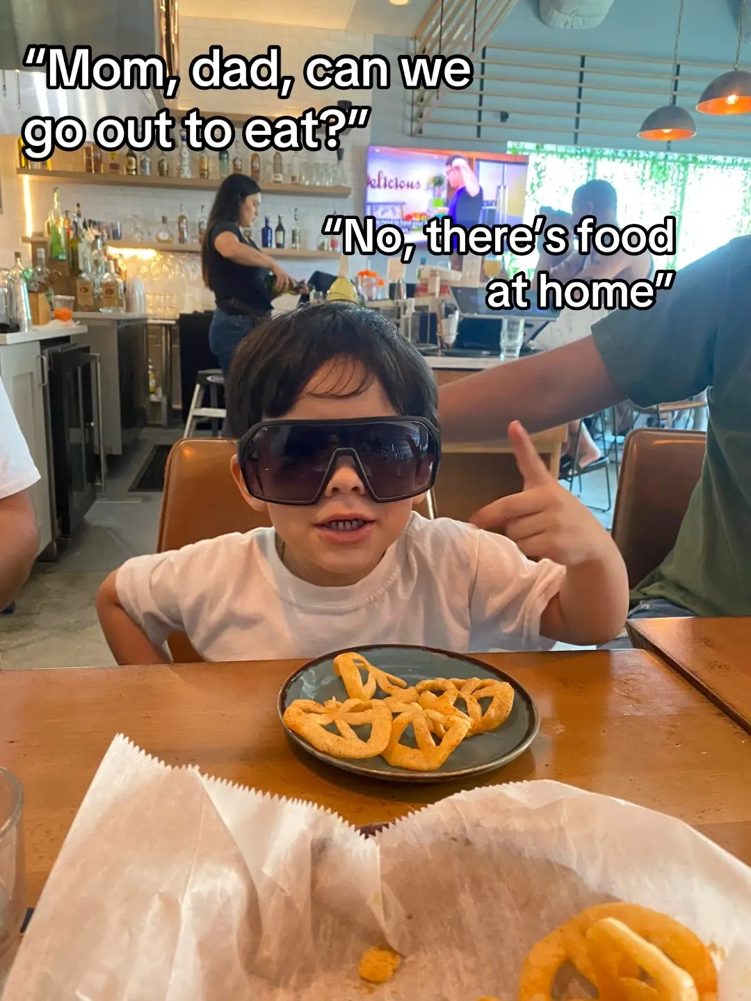 his favorite restaurant is Applebee’s and his nick name is spaghetti-o 😭🫶🏼  - #fyp #spoiled #toddler #eatingout #fastfood #food ##restaurant