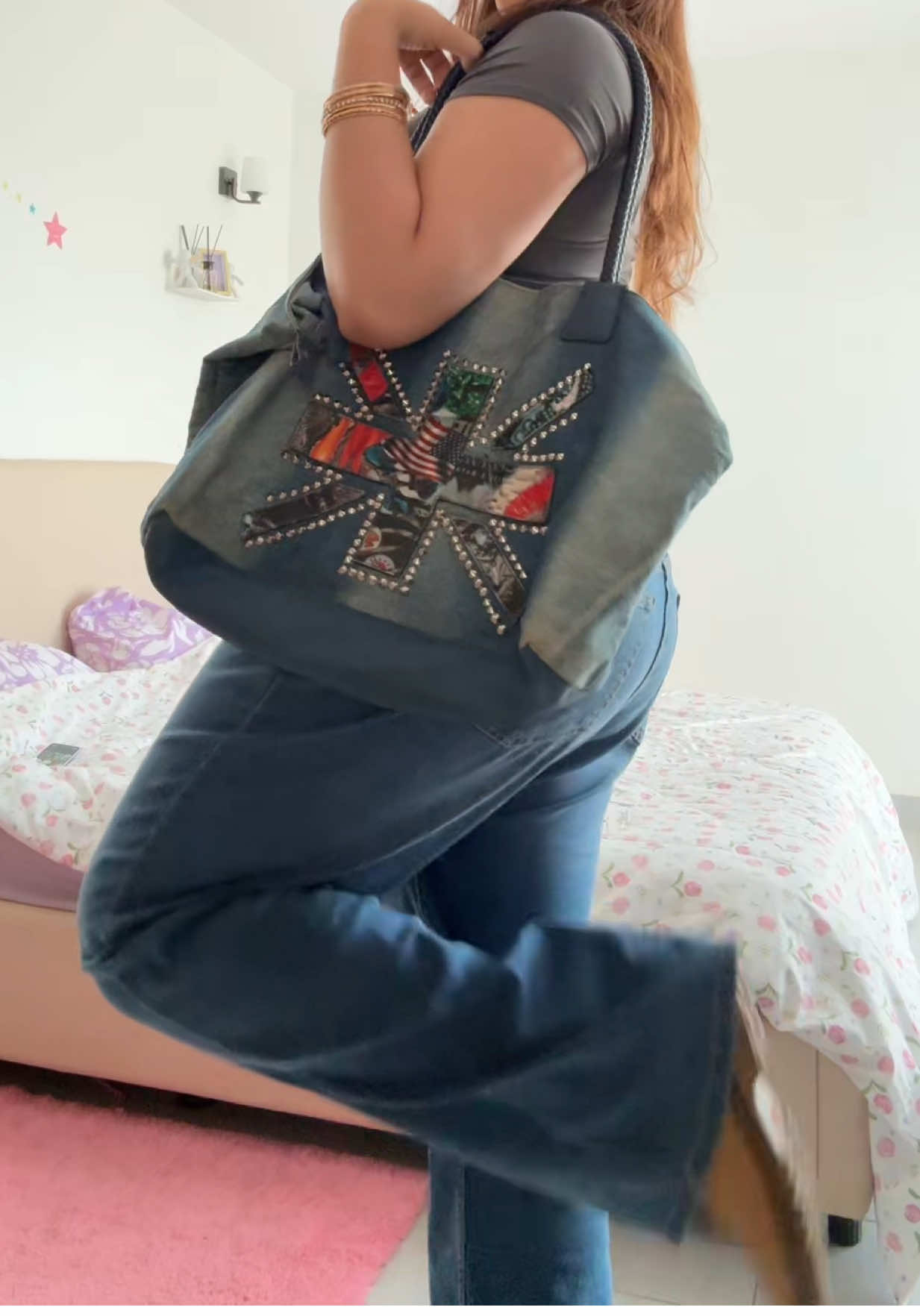 Low waisted pants really do it  #tiktokkenya🇰🇪 #fyp #foryoupage #OOTD #fashiontiktok 