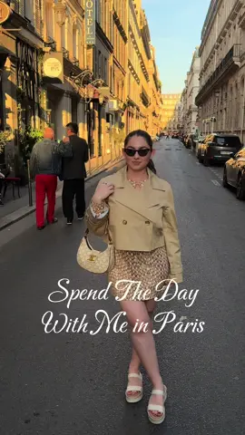 Midnight in Paris and Room Service >>>