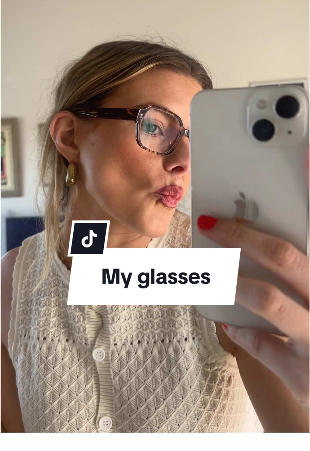 Pro tip: get a few frames so you can switch it up with each outfit. Warby has super affordable options @Warby Parker 
