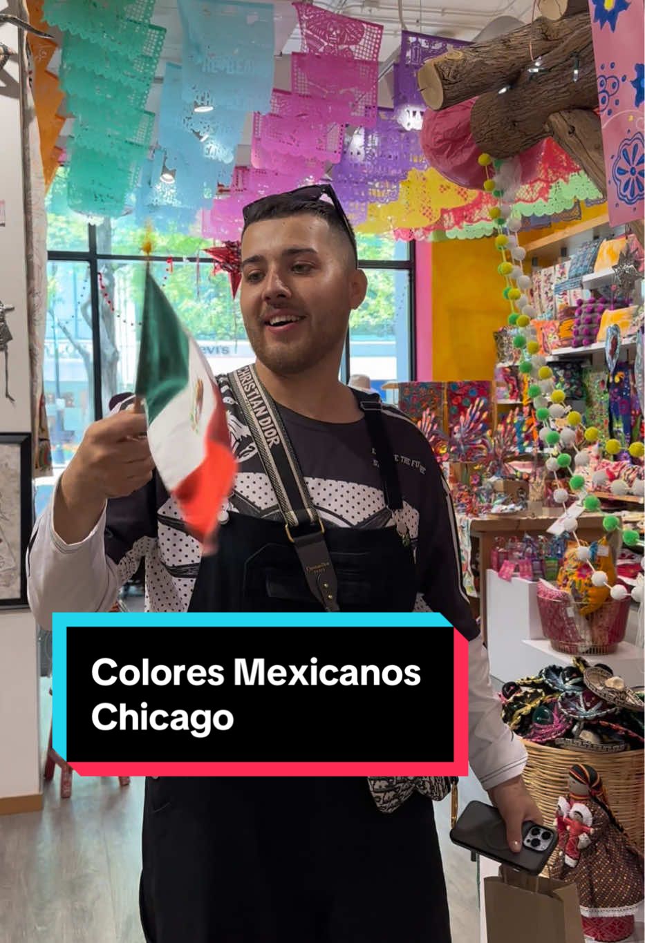 I got to see the beautiful Catrina in Chicago!! Check out @ColoresMexicanosChicago there was so much to see you are going to love this store!  . . #coloresmexicanosinchicago #chicagocatrina #chicagomexican #thingstodoinchicago 