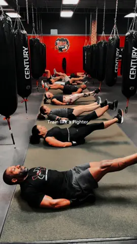 Train like a Fighter. Train with us and get a free week on us! Message us on how ✨#boxing #boxingfitness #weightloss #motivation 