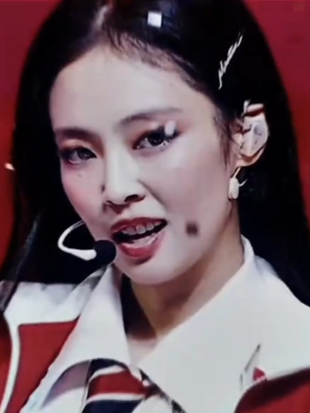 scrr meu perfil tá uma bagunça com tanto coloring misturado #jennie #jenniekim #edit #fyp #foryoupage 