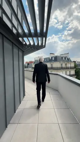Découvrez notre nouveau programme immobilier dans le 17e arrondissement, à deux pas des Batignolles ! Nous vous proposons une quinzaine d’appartements à la vente, du studio au 4 pièces. ✅ Résidence à taille humaine ✅ Appartements lumineux avec loggias ou terrasses ✅ Confort et ensoleillement dès le 1er étage Un cadre de vie idéal, entre tranquillité et dynamisme urbain. 📩 Intéressé(e) ? Contactez nous dès maintenant pour organiser une visite ! #paris17 #ImmobilierDePrestige #ImmobilierParis #ImmobilierDeLuxe #ParisLuxuryRealEstate #ParisRealEstate #LuxuryRealEstateParis #ParisProperty #LuxeParis #ParisianLuxury #LuxuryLivingParis