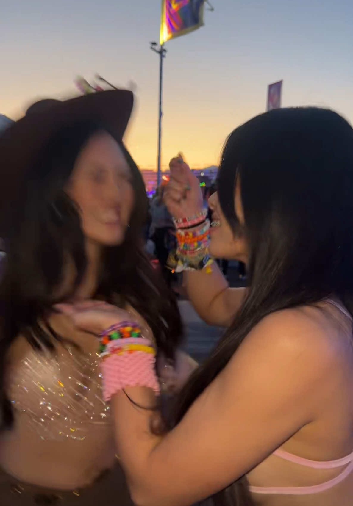 HAHAH it was hard to hear the music @Boba Bae 🧋 