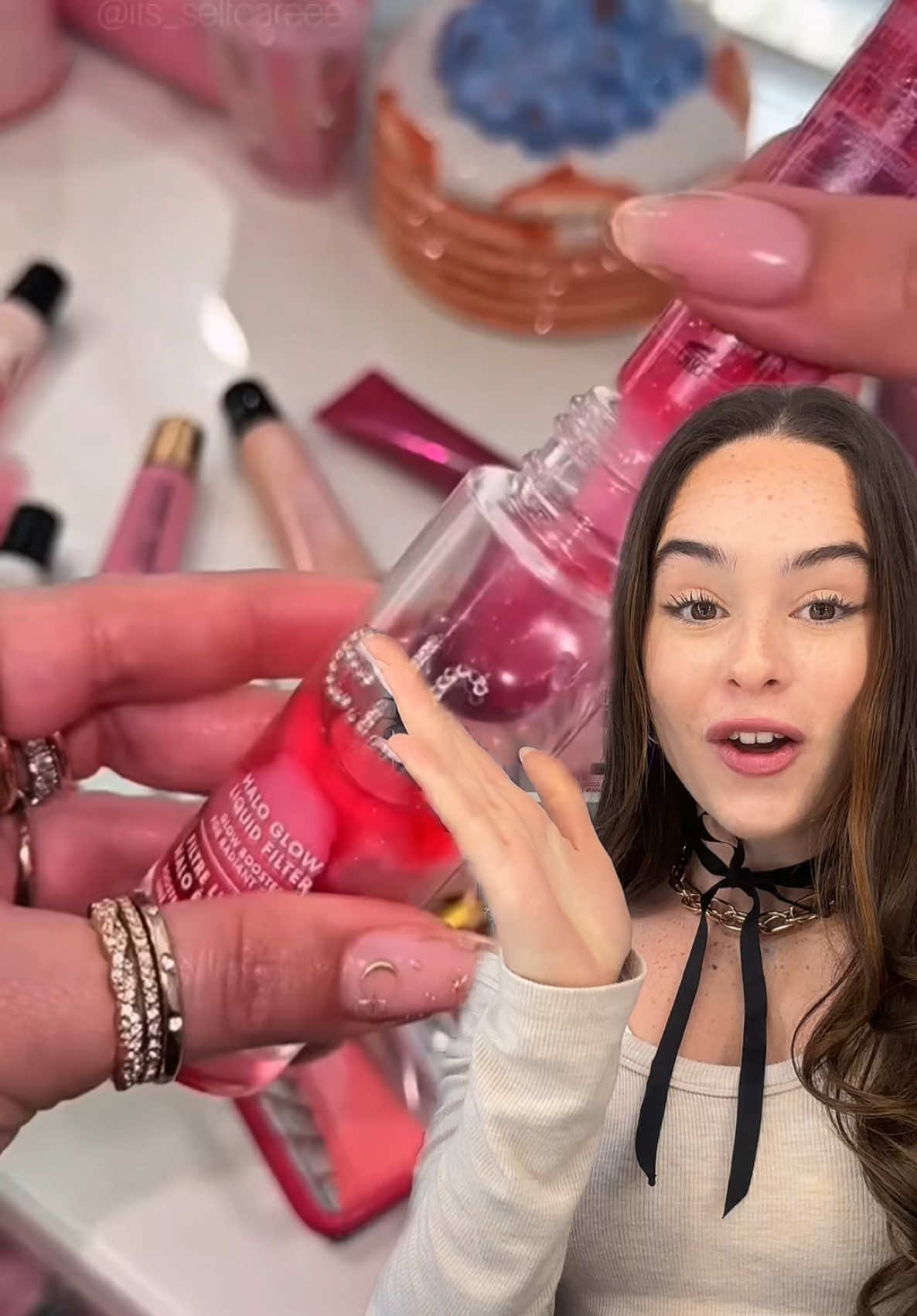 Haciendo un gloss gigante 💖 @e.l.f. Cosmetics #fyp #foryou #parati #makeup #4u #DIY #probando #maquillaje 
