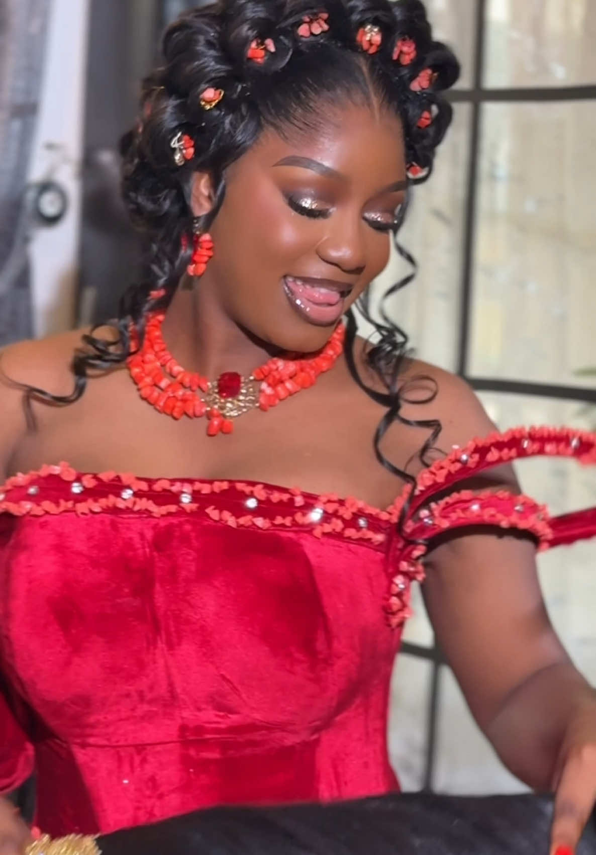 UGOSIMBA Mua @nellys_touch_  Hairstylist @hair_by_frank__  @igboweddingng @igbankwunigeria @mmeme_igbo  #anambravendors #onitshamakeupartist #southeast #explorepage✨ #exploremore #fyp #letstrend #transistions #goviral #goviralchallenge