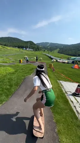 These kids have no idea a legend is amongst them 