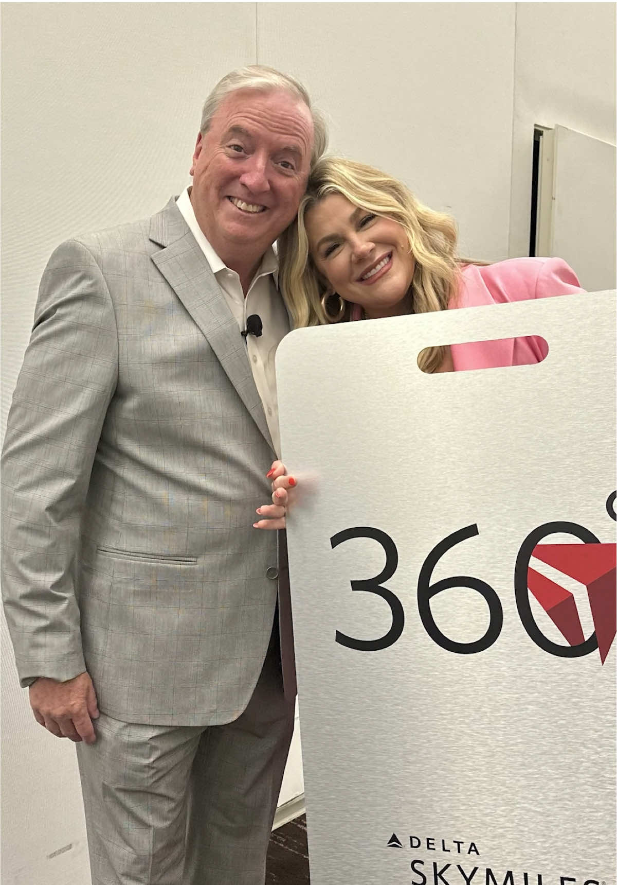 @delta has me crying!!!! I can’t believe it! 360!!!