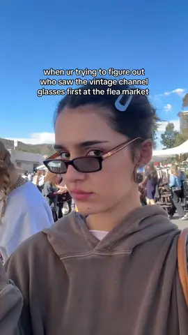 Very serious friendship convo   #bestie #bff #fleamarket #thrift #vintage #glasses 
