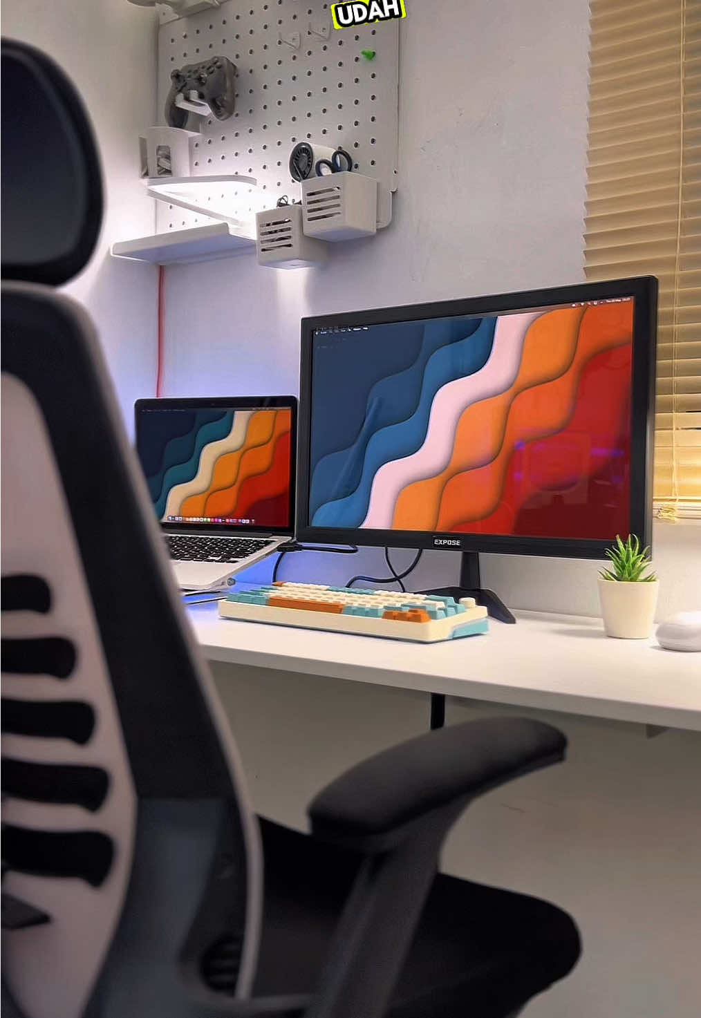 Monitor murah rekomendasi gak menurut kamu? Mengingat harganya yang murah banget dengan spek yang dikasih menurut rekomendasi apalagi buat yang mau mulai desk setup. Monitor Expose ada di keranjang kuning #monitor #desksetup #desksetuppemula #setuppemula #monitormurah #monitorrekomendasi #expose #monitorexpose #etechid #ejateknow #fyf #fyp #trending #viral 