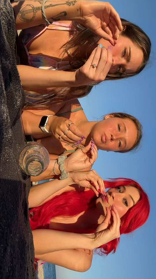 #liviniaroberts #mayseeds #zoeytush 