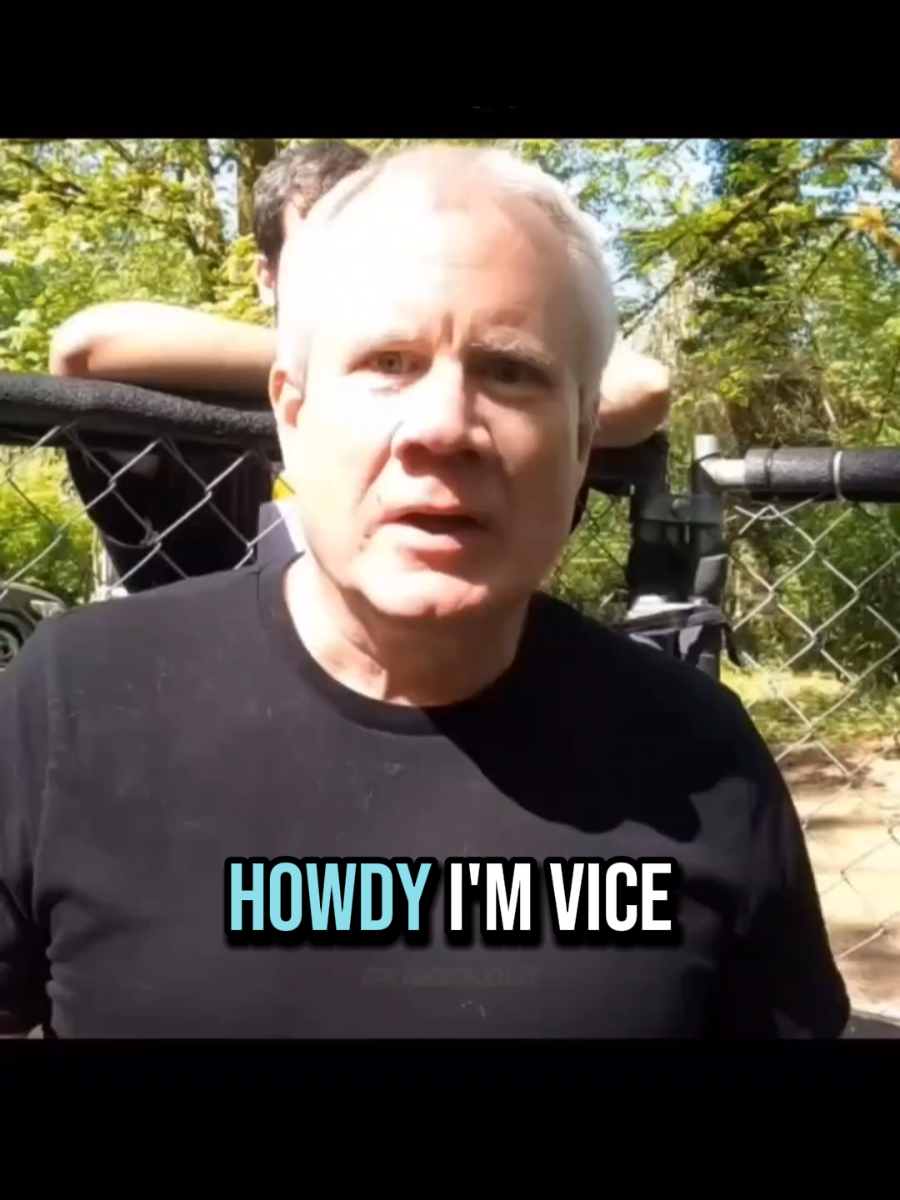 He seemed so cool too, sad he lost #Vicegrip #Streetbeefs #Fighting #Boxing #Sad #Losing |Disclaimer:I'm not making fun of the person!!! You can subscribe to his yt channel:Kevin's wallet holsters
