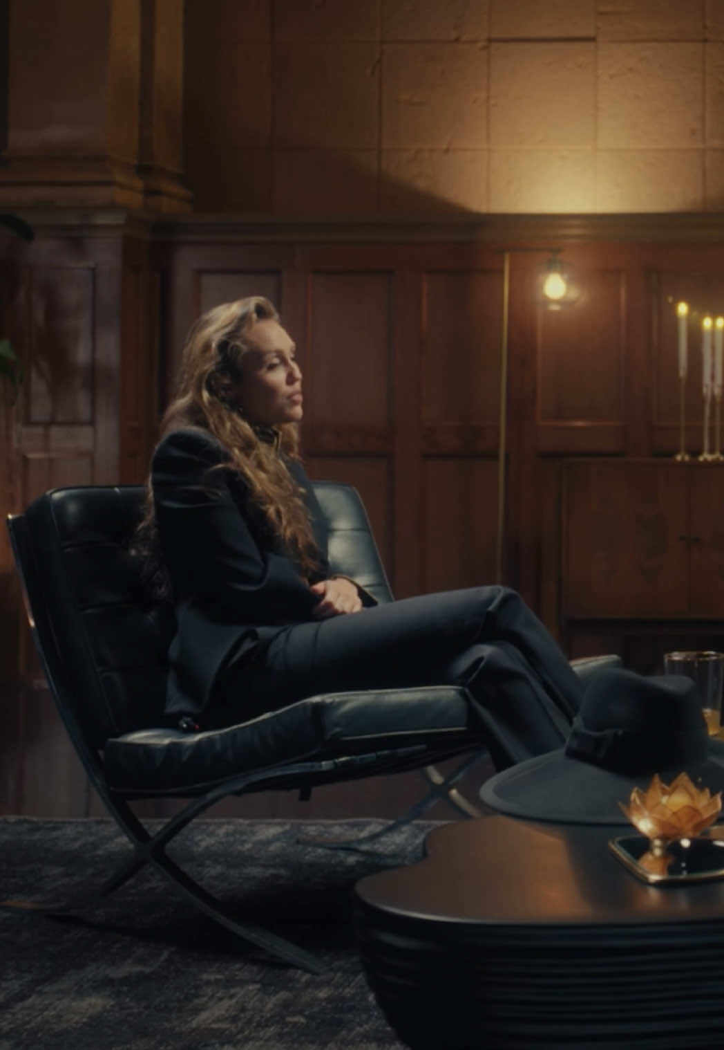 Zane Lowe interview. Out Now 