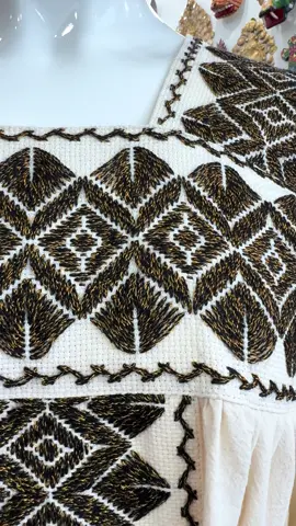 Authentic Mexican clothing at @dallasfarmersmarket #shopping #fiestamexicana🇲🇽 #latinaownedbusiness #gift #fiesta #visitdallas #dallasgifts #latina #amigas🤞🏻💕 