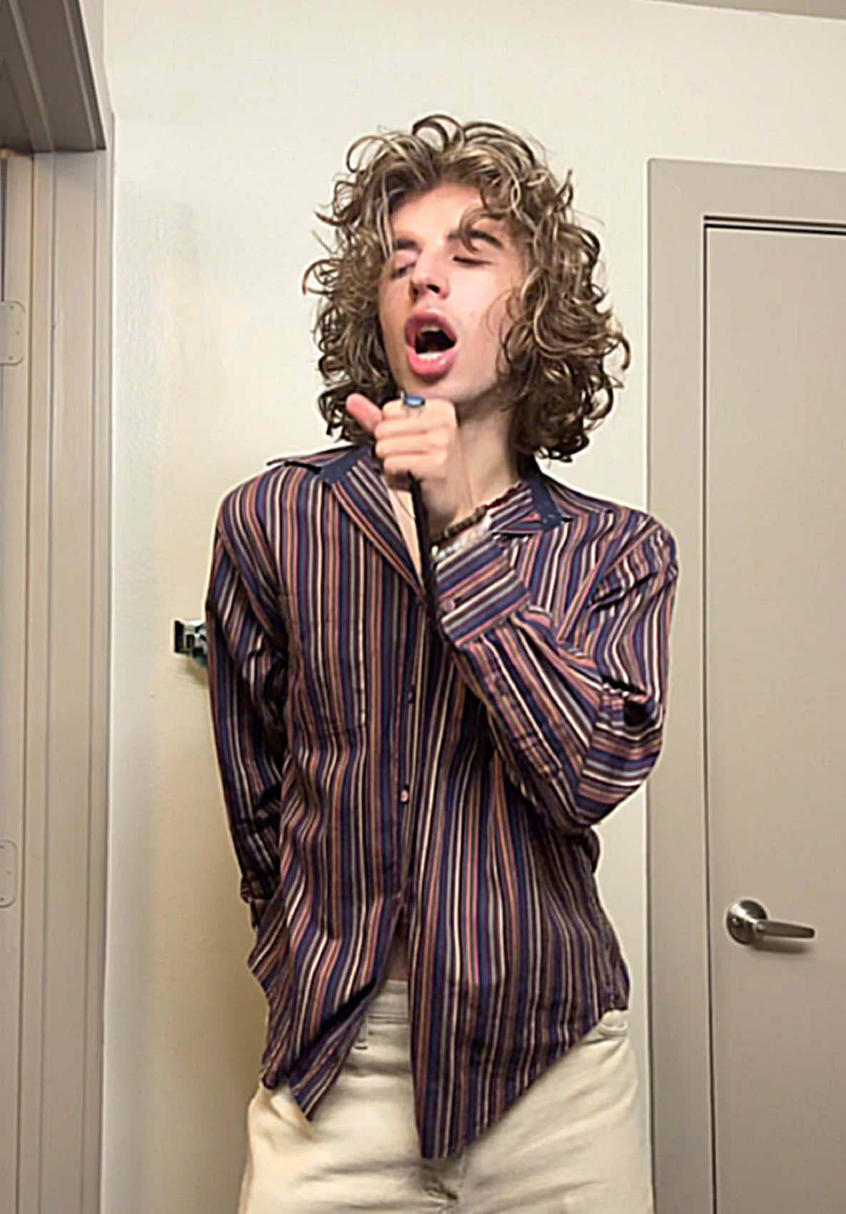 thank you for watching this queen performance of me in my bathroom #queen #radiogaga #freddiemercury #gay 