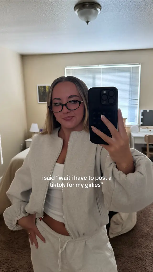 #creatorsearchinsights #holyairball #smallcreator #smallcreatorsupport #smallcreators #influencer #contentcreator #relatable #trending #viral #justagirl #foryoupage #girlies #girliesonly #contentcreatorstruggles #microinfluencer 