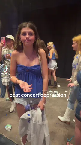 don’t mind how we look we were waiting in line for five hours and then we had the concert @Megan Moroney #megan #meganmoroney #viral #memories #funny #sad #relateablecontent 
