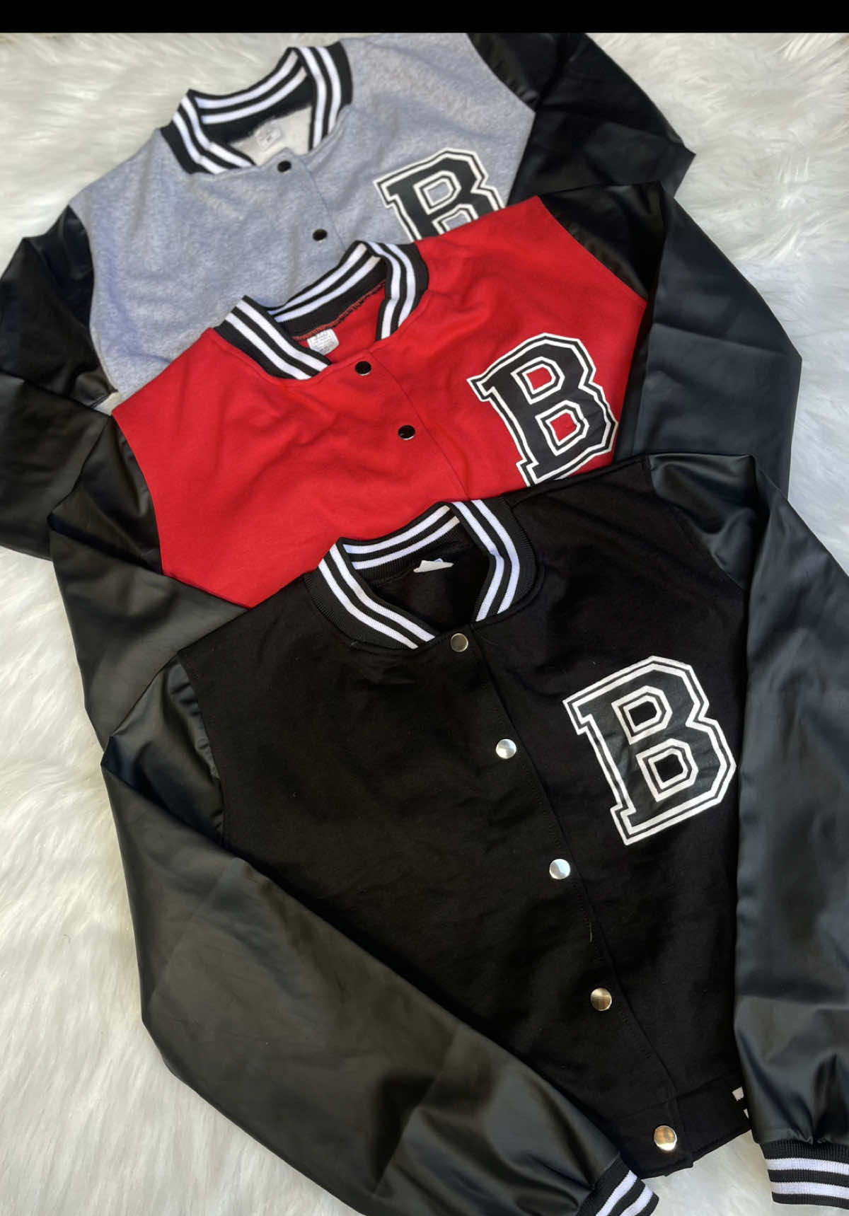 Novidades jaqueta bomber feminina, estilo colegial 🤩 #jaquetasfemininas #jaquetabomber #jaquetacolegial #roupasfemininas #modafeminina 