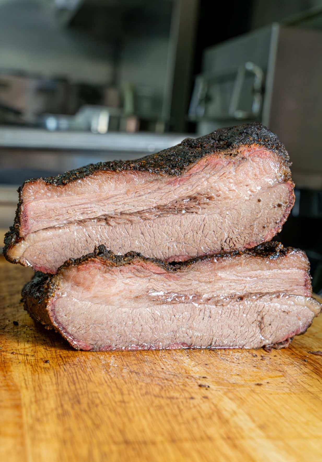 Chef Lou is a master at his craft. One of the best seasoned bbq and of course, my favorite, the Pastelon. You can find his truck at pop ups so check his instagram for his upcoming stops. #fyp #bbq #bronx #foodporn #boricua #puertoricanfood #🇵🇷 #pastelon #brisket #taino #nycfoodie 